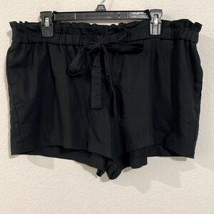 Isabel Maternity Women’s Shorts Medium Black Linen Blend Mid Rise Preppy